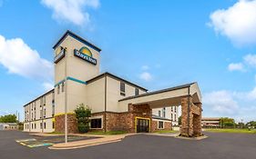 Days Inn By Wyndham Tulsa Central